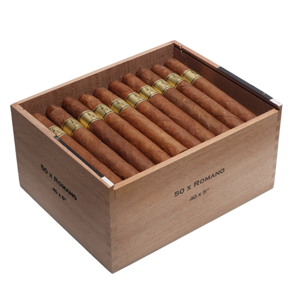 Premium Casdagli Cabinet Selection Romano cigar featuring a smooth brown wrapper leaf and the distinct gold and blue Casdagli logo band.